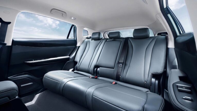 vinfast-vf-8-260520-nt35-765x430